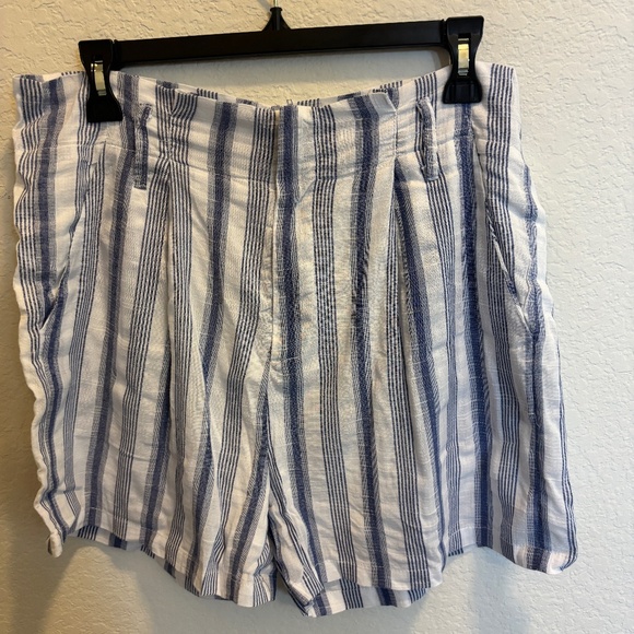 Mahina - Stripped Shorts - Picture 1 of 8